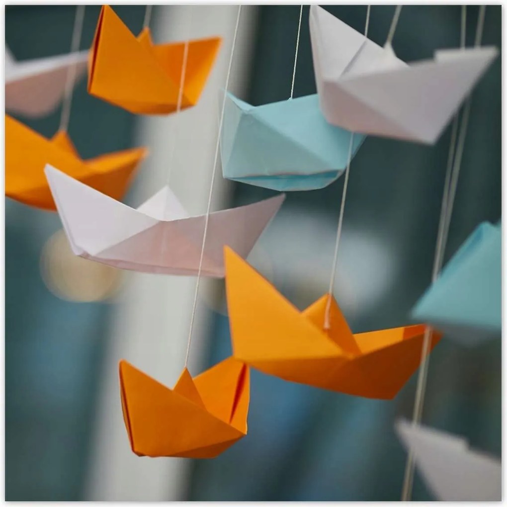 Poszterek 100x100 Függő papírhajók