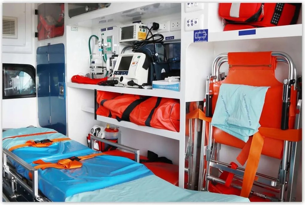 Poszterek 120x80 Mentőautó belseje orvostudomány