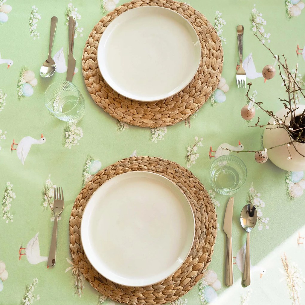 Goldea húsvéti szögletes teflonos asztalterítő - libák és húsvéti tojások 80 x 80 cm