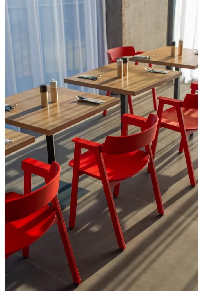 Piros tölgyfa karfás étkezőszék Flip – Gazzda