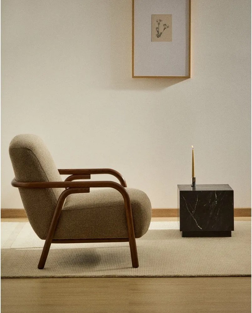 Szürkésbarna zsenília fotel Sylo – Kave Home