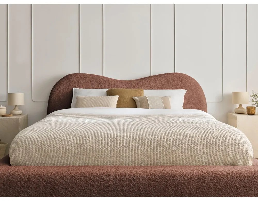 Narancssárga kárpitozott ágyneműtartós franciaágy ágyráccsal 180x200 cm Orlane – Bobochic Paris