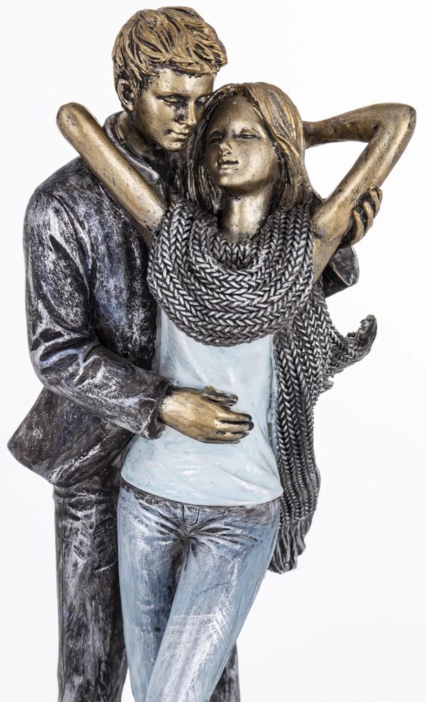 Szürke ruhás férfi átkarolja szerelmét férfi-nő szerelmespár dekorfigura 25x11x8cm
