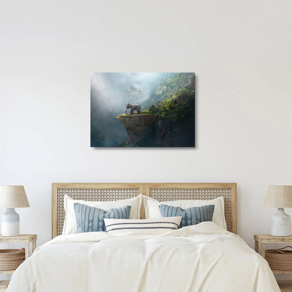 Kép - Az elefánt a Taj Mahal tetején (üvegen) (70x50 cm)