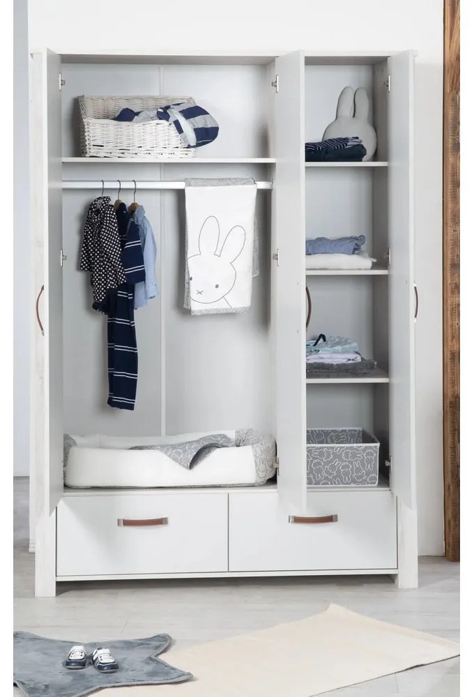 Világosszürke gyerek ruhásszekrény 136x190 cm Mila – Roba