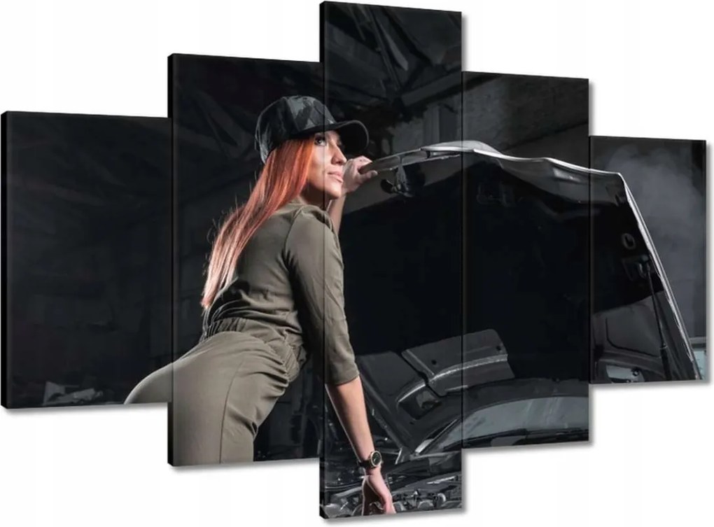 Vászonkép 150x105 Vörös a motorháztetőn Lakkozó