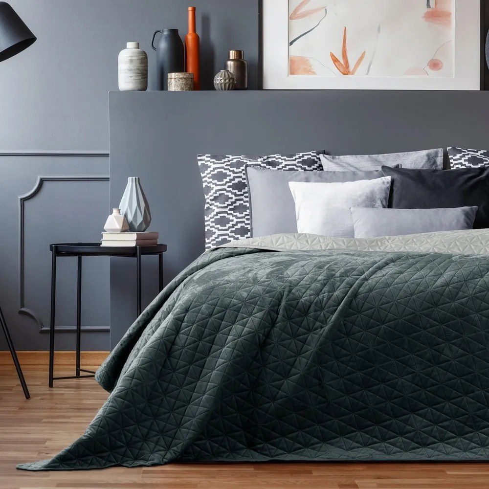 Sötétszürke bársony steppelt ágytakaró 170x270 cm Laila – AmeliaHome