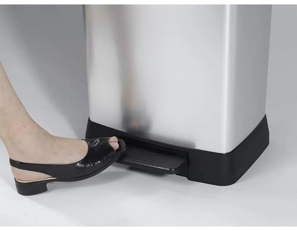 Pedal szemetes, 50 l - Curver