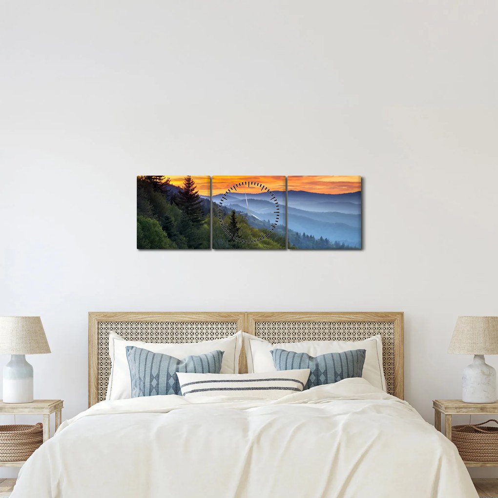 Vászonkép - Vörös hajúak a hegyekben (órával) (90x30 cm)