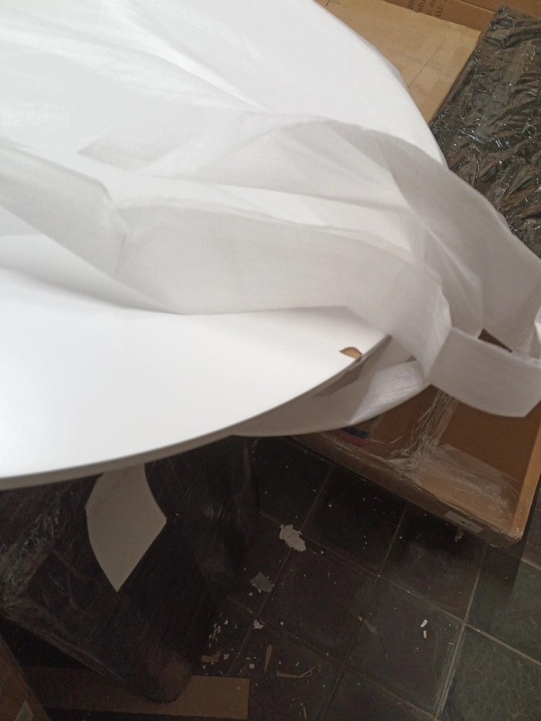 AKCIÓ Fehér kerek étkezőasztal KAMI 80x80 cm II. osztály