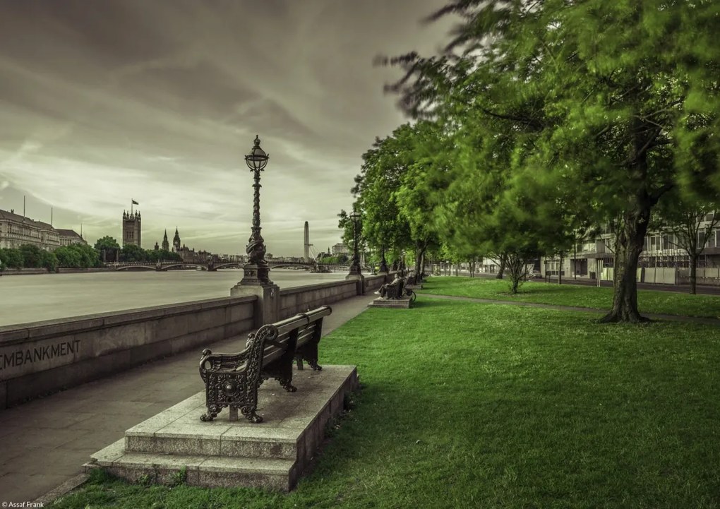 Poszter 29,7x21cm Pad a Temze partján parkban, Assaf Frank