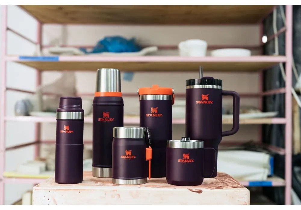 Sötétlila rozsdamentes acél termosz szívószállal 1,18 l Quencher H2.0 FlowState Tumbler Plum – Stanley
