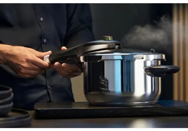 WMF - PERFECT 4,5 l rozsdamentes acél nyomásfőző