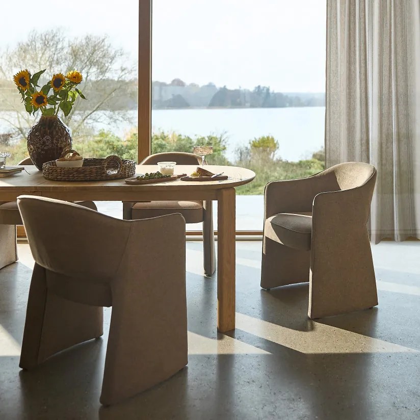 Dahl karfás design szék