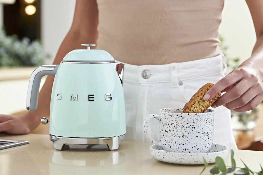 SMEG 50's Retro Style rychlovarná konvice 0,8l černá - Smeg