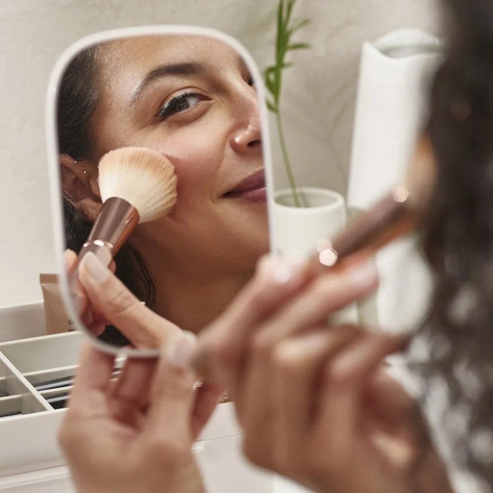 Bézs műanyag fürdőszobai rendszerező kozmetikumokhoz Viva – Joseph Joseph