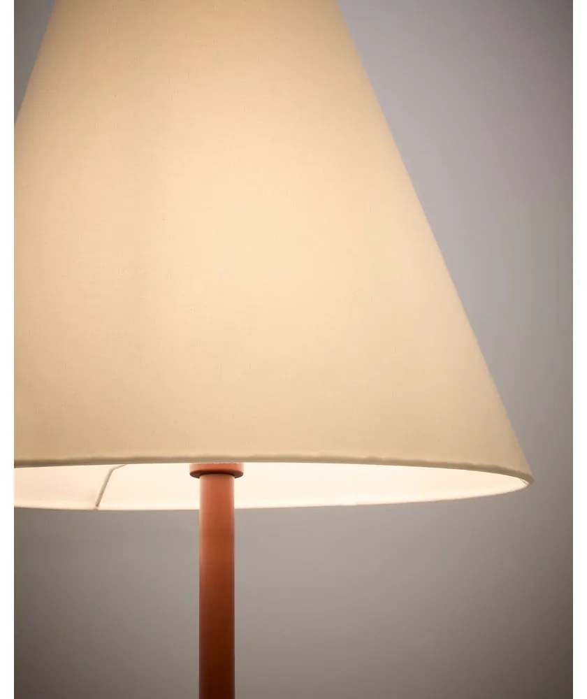 Terrakotta színű állólámpa textil búrával (magasság 153 cm) Navat – Kave Home