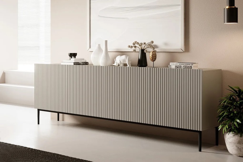 Nicole komód 200 cm négyajtós, bordázott előlap - kasmír / fekete lábak