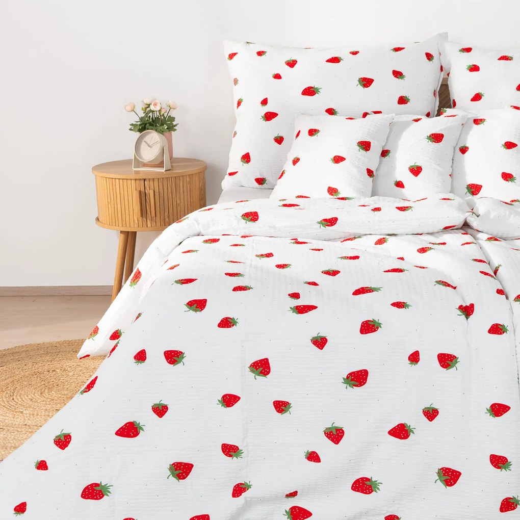 Goldea krepp ágyneműhuzat - friss szamócák 150 x 200 és 50 x 60 cm