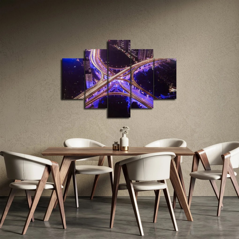 Egy kép egy nagy kereszteződésről éjjel (150x105 cm)
