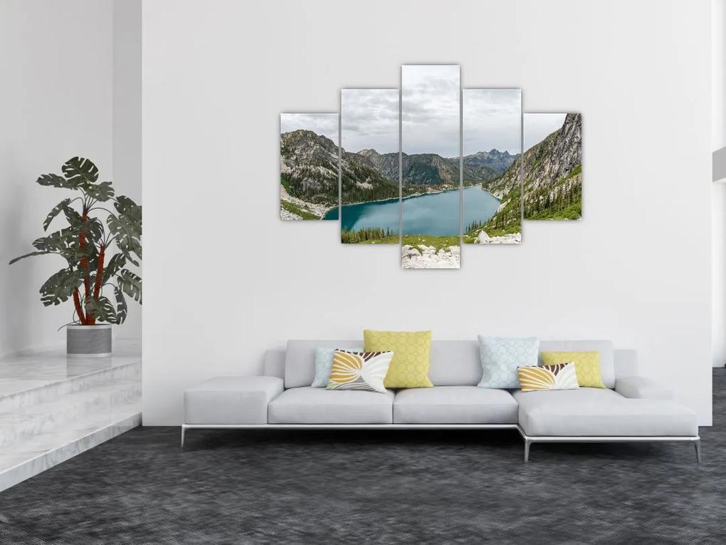 A hegyekben lévő tó képe (150x105 cm)