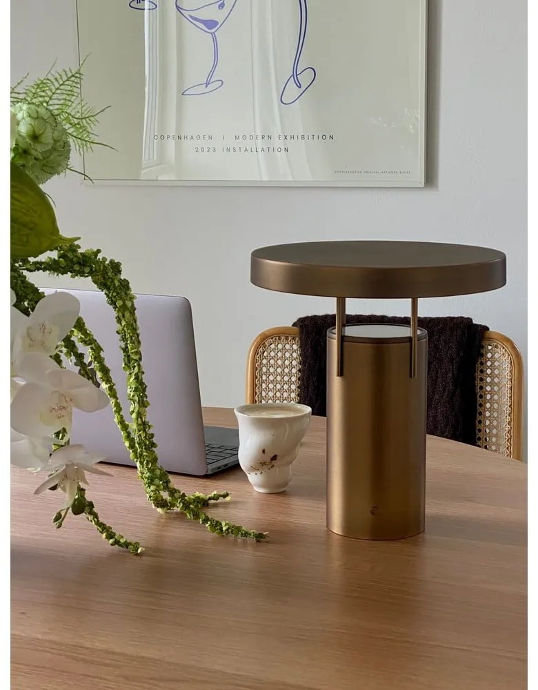 Bronzszínű LED dimmelhető asztali lámpa fém búrával (magasság 28 cm) BringMe – Hübsch