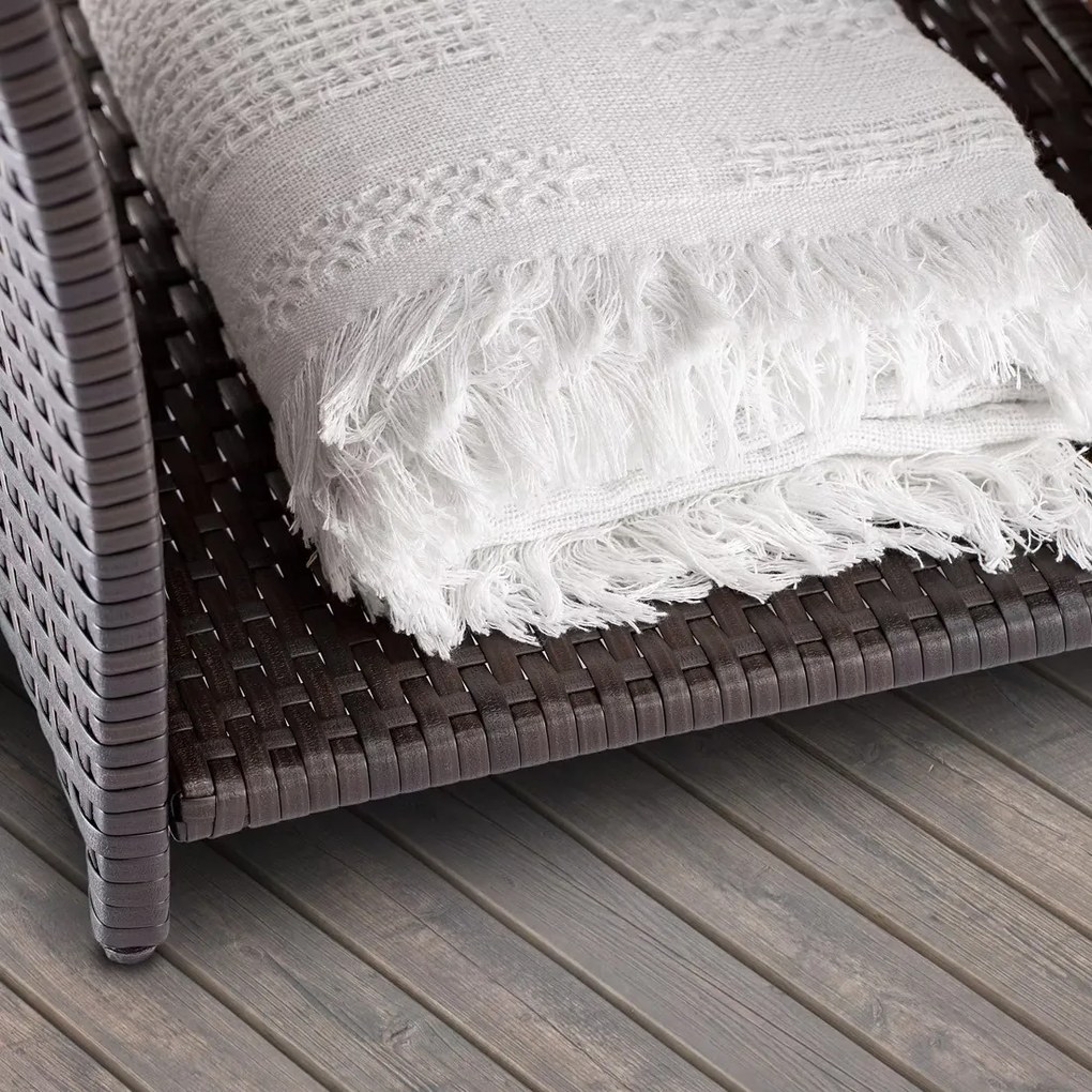 Deuba Vedis polyrattan asztalka 45x45x40 cm - barna