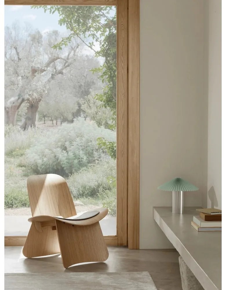 Ezüstszínű-zsályaszínű dimmelhető asztali lámpa textil búrával (magasság 36 cm) Taite – Blomus