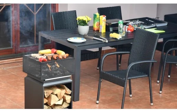 Hordozható fa tűzrakóhely rostéllyal fekete