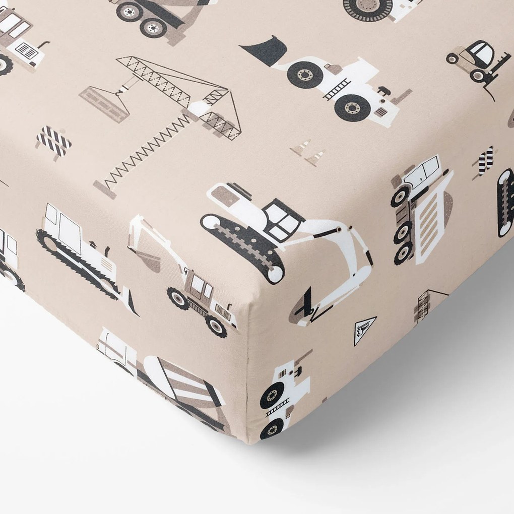 Goldea gyerek pamut körgumis lepedő - teherautók és markolók bézs alapon 120 x 200 cm