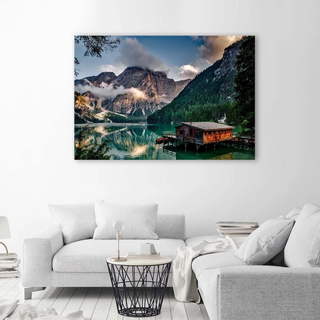 Gario Vászonkép Nyaraló egy tó partján a hegyekben Méret: 100 x 70 cm