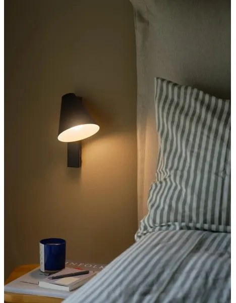 Nordlux - WILMER fali lámpa USB-csatlakozóval 1xE14/40W/230V fekete