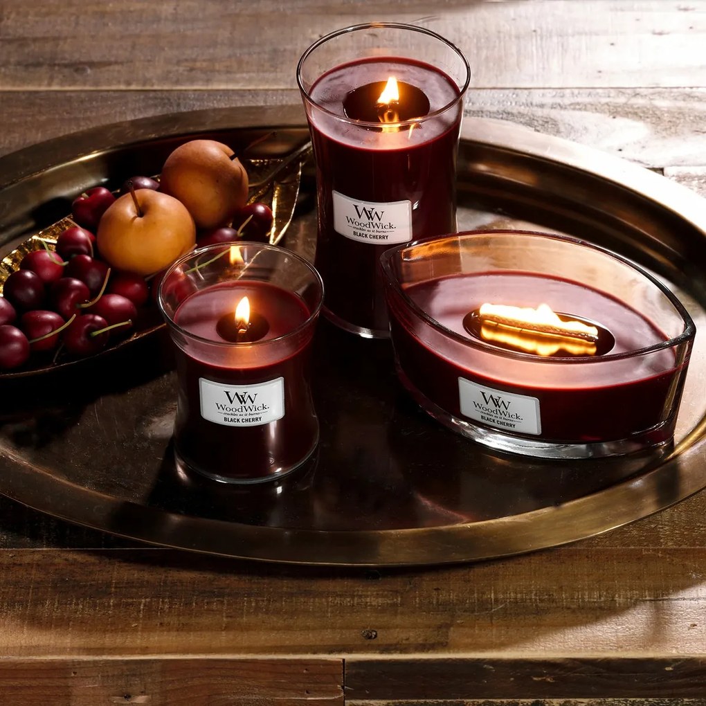 WoodWick Illatosító gyertya hajó Black Cherry, 453g