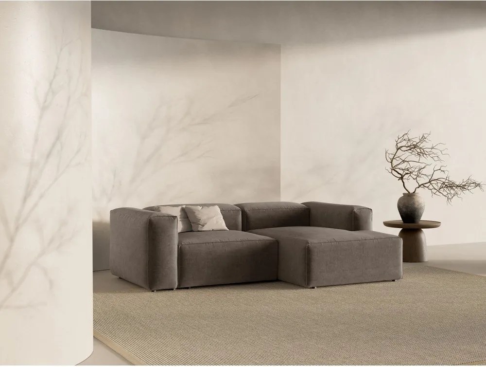Barna sarokkanapé (jobb oldali-heverő résszel) Bergamo – Cosmopolitan Design