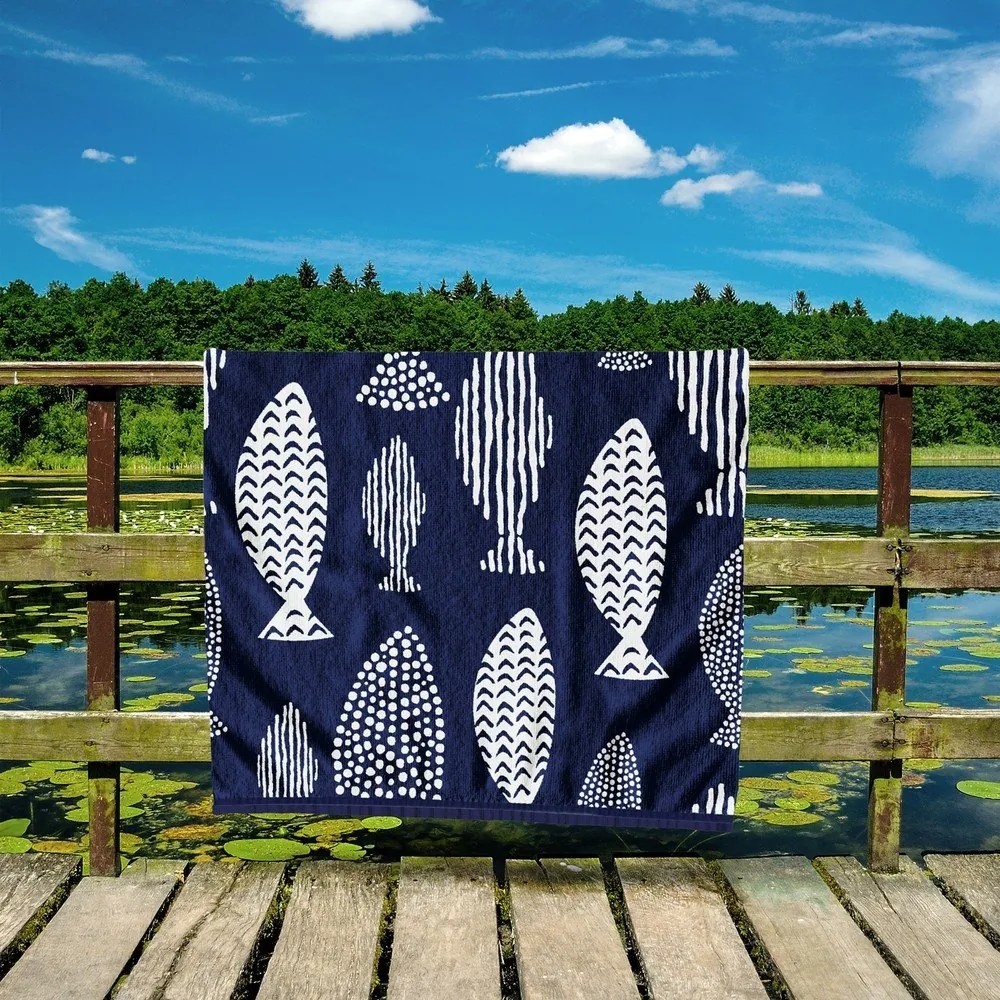 Sötétkék strandtörölköző 90x180 cm Fish – DecoKing