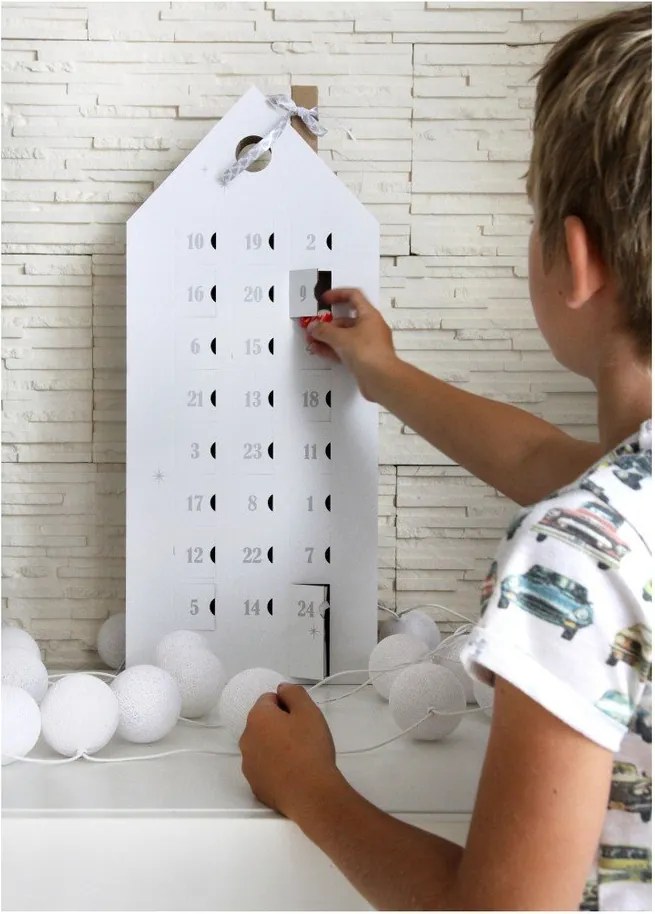 Adventi naptár ezüstszínű számokkal - Unlimited Design for kids