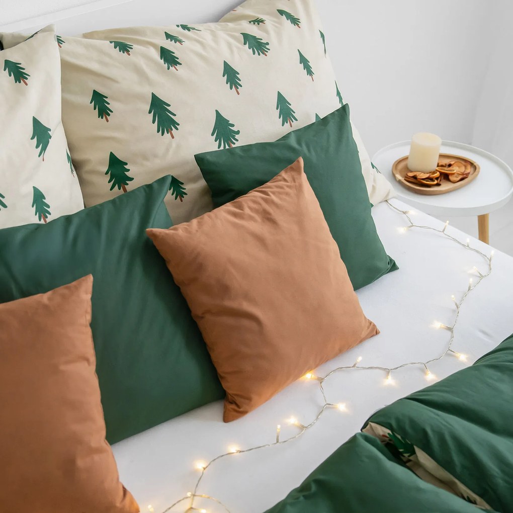 Goldea pamut ágyneműhuzat duo - fenyőfák natúr alapon, sötétzöld hátoldal 140 x 220 és 70 x 90 cm