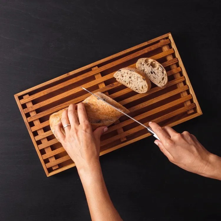 Teakfa kenyérvágó deszka 43 x 22,8 x 3,5 cm - GAYA Wooden (593732)