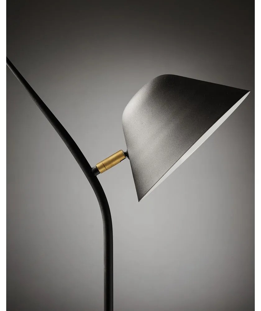 Fekete állólámpa fém búrával (magasság 152 cm) Aurelia – Kave Home