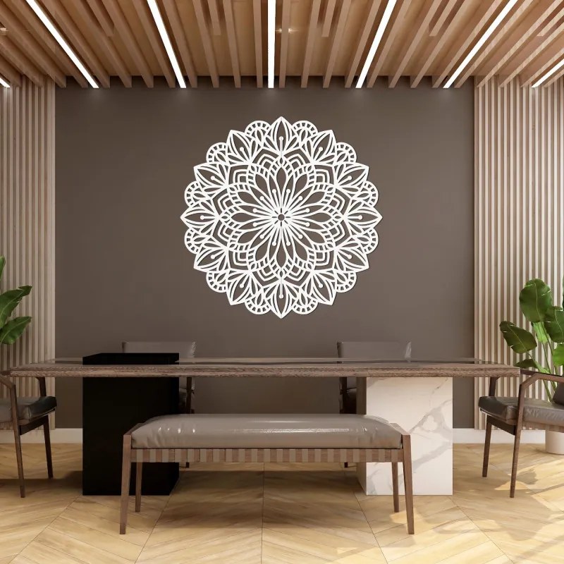 Fából készült mandala a falon virágesszencia | ESSENTIA