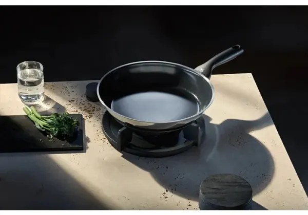 WMF - CERADUR PROFI serpenyő, átmérő 28 cm