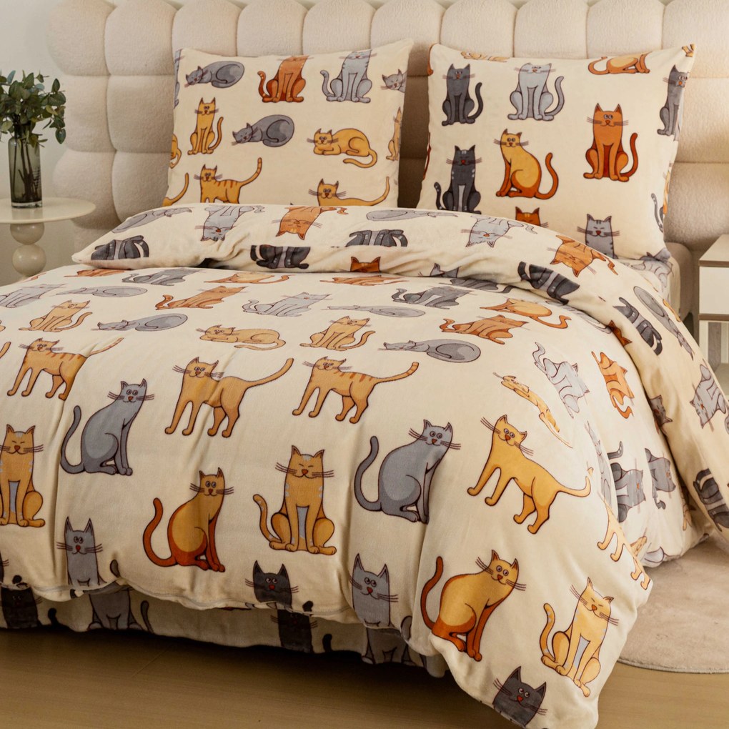 Mikroszálas ágynemű COLORED CATS krém színben Ágyneműhuzat mérete: 2 db 70 x 90 cm | 200 x 220 cm