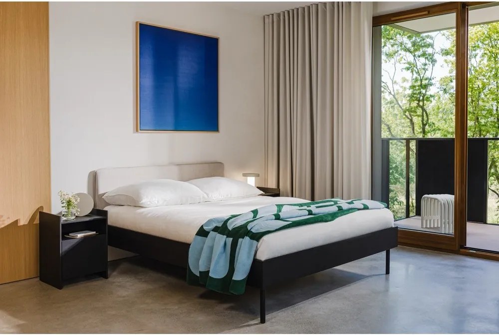 Fekete kárpitozott-forgácslemez franciaágy ágyráccsal 180x200 cm Streiko – noo.ma