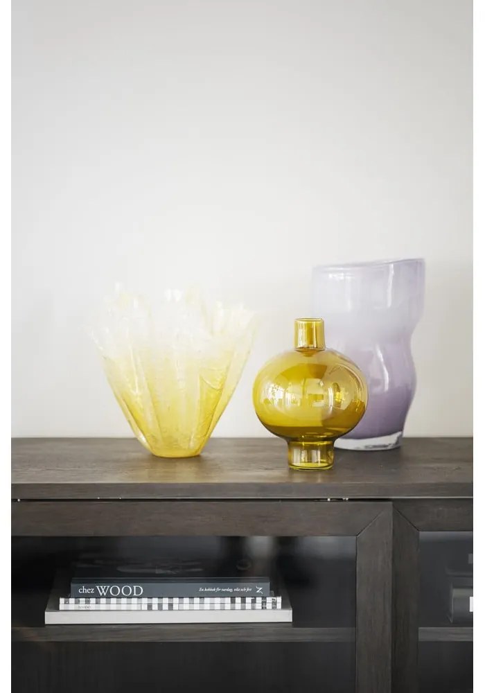 Barna tálalószekrény tolóajtóval, tölgyfa dekorral 170x75 cm Hazelton – Rowico