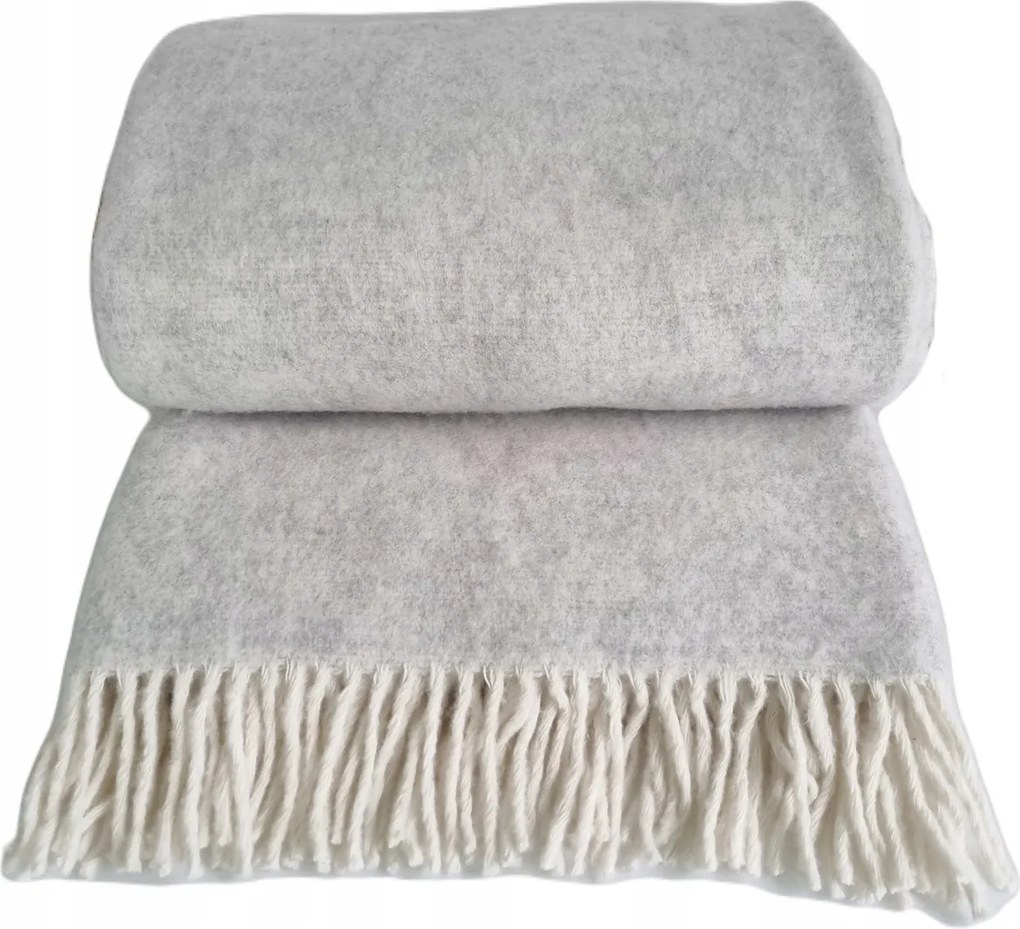 Bárány gyapjú takaró rojtokkal 150x200 sima világos hamu