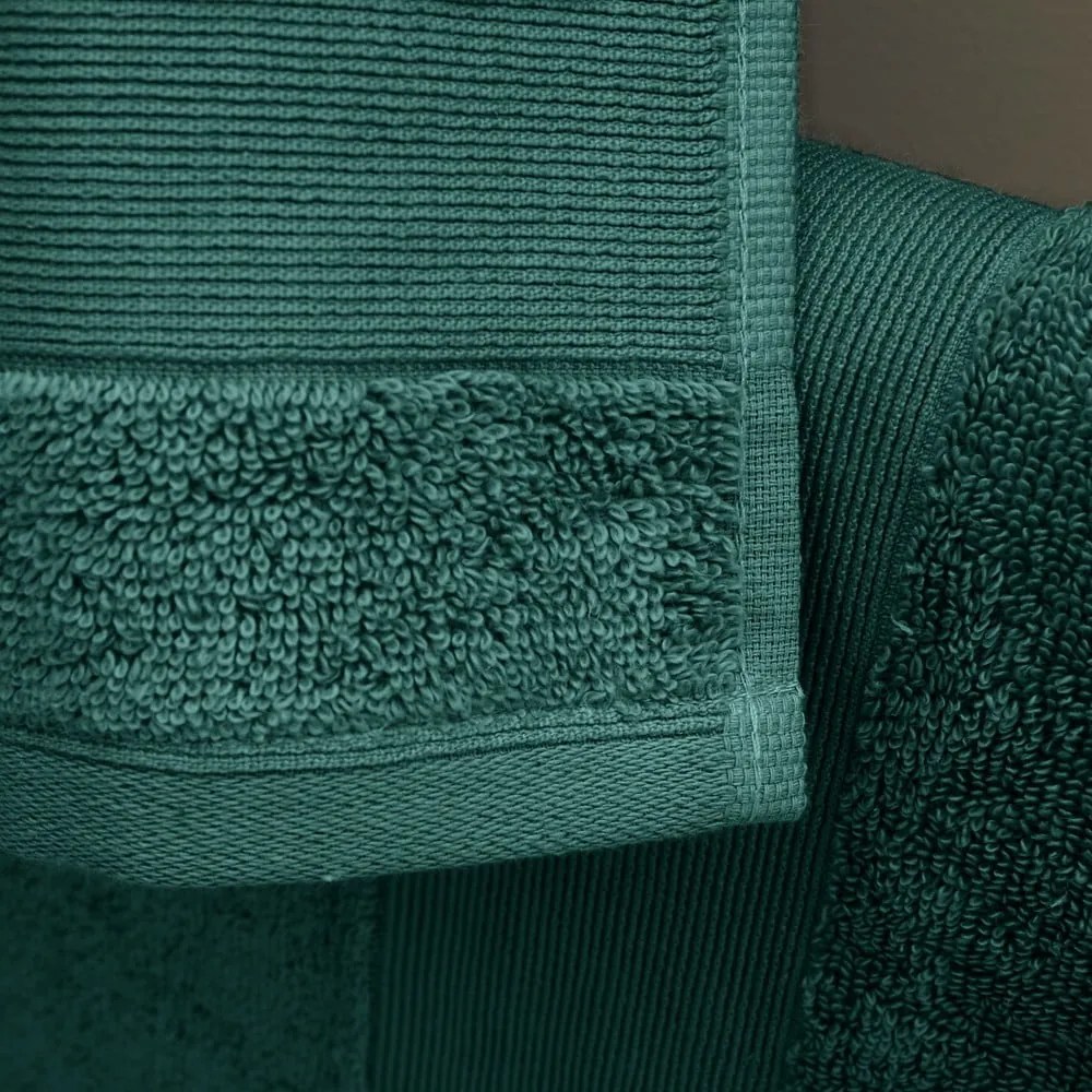 Sötétzöld frottír pamut fürdőlepedő szett 2 db-os 90x140 cm Anti-Bacterial – Catherine Lansfield