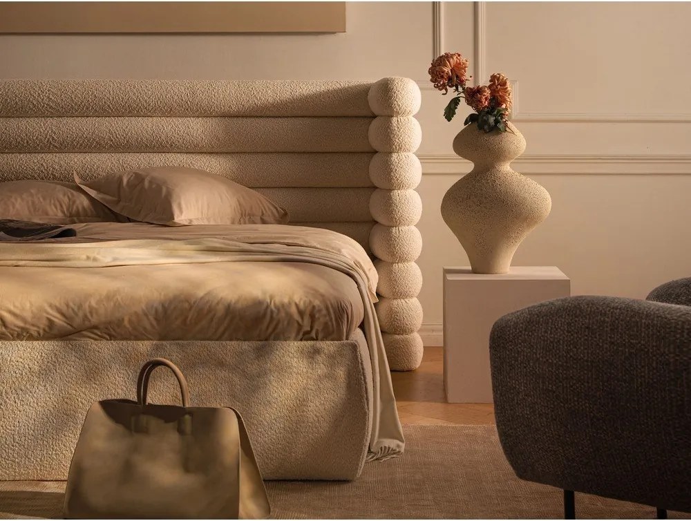 Bézs kárpitozott ágyneműtartós franciaágy ágyráccsal 200x200 cm Mount – Micadoni