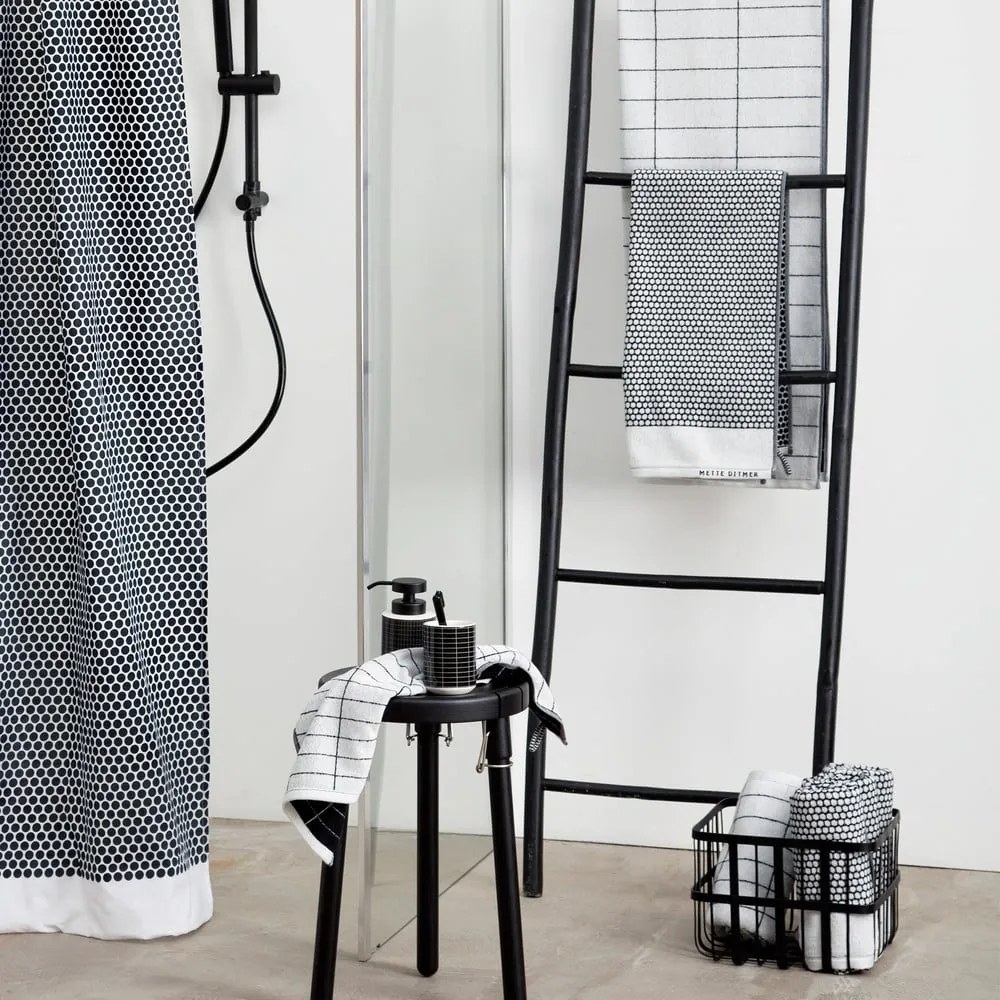 Fekete-fehér pamut törölköző 50x100 cm Grid – Mette Ditmer Denmark