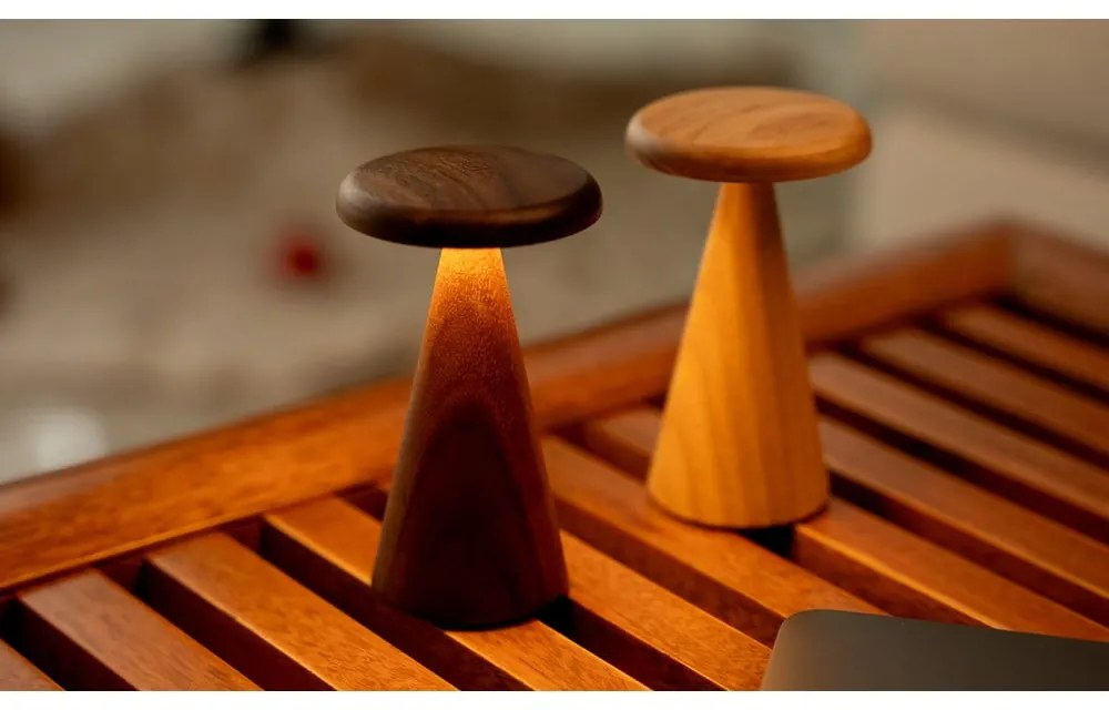 Sötét natúr színű LED asztali lámpa fa búrával (magasság 21 cm) Sylva – Gingko