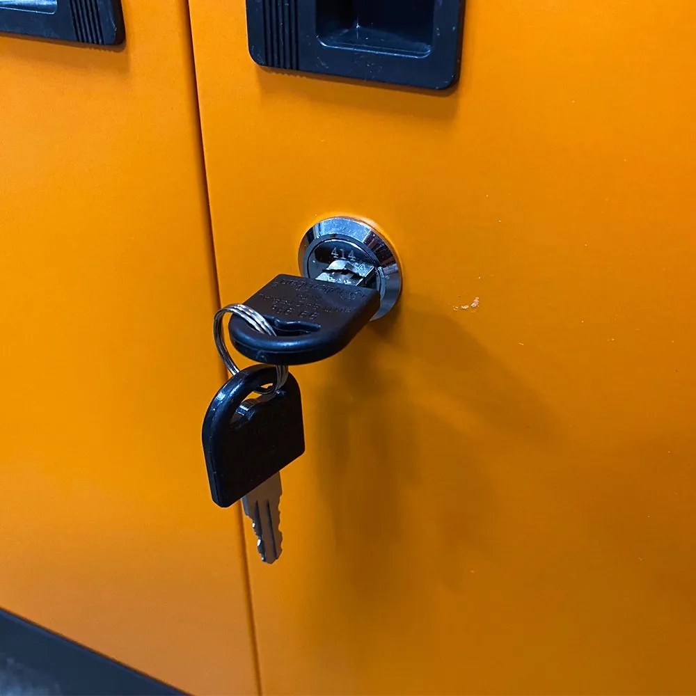 Gurulós műhelykocsi, szerszámkocsi